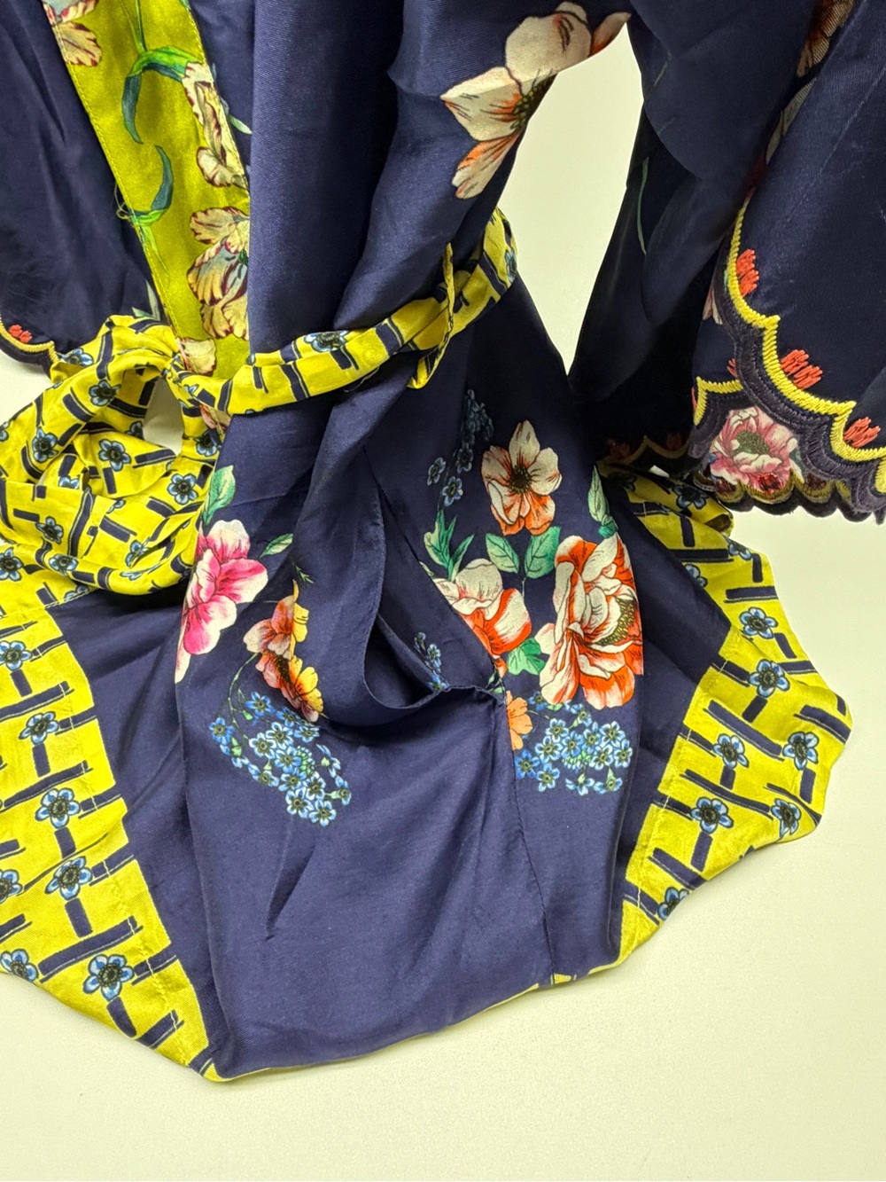 Johnny Was Navy Silk Floral Embroidered Robe Size L - Picture 6 of 6